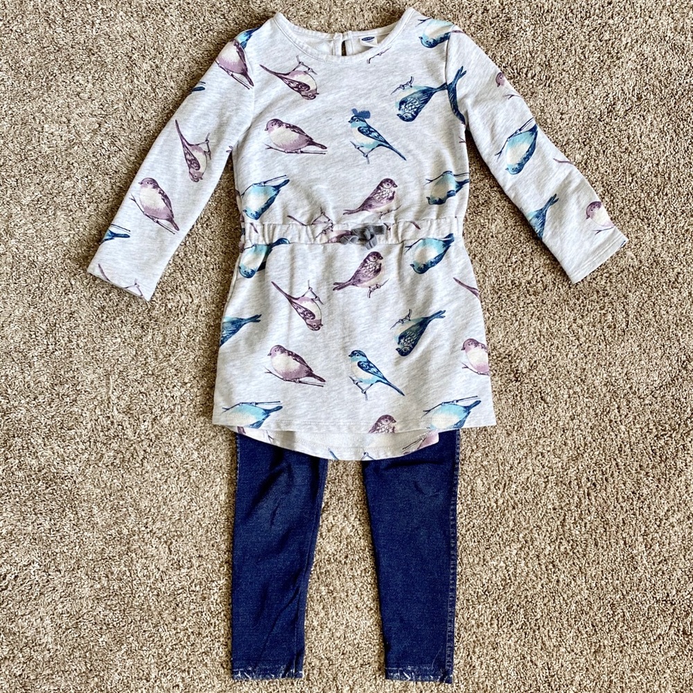 Adorable outfit!  Warm + Soft Top plus Jeggings!